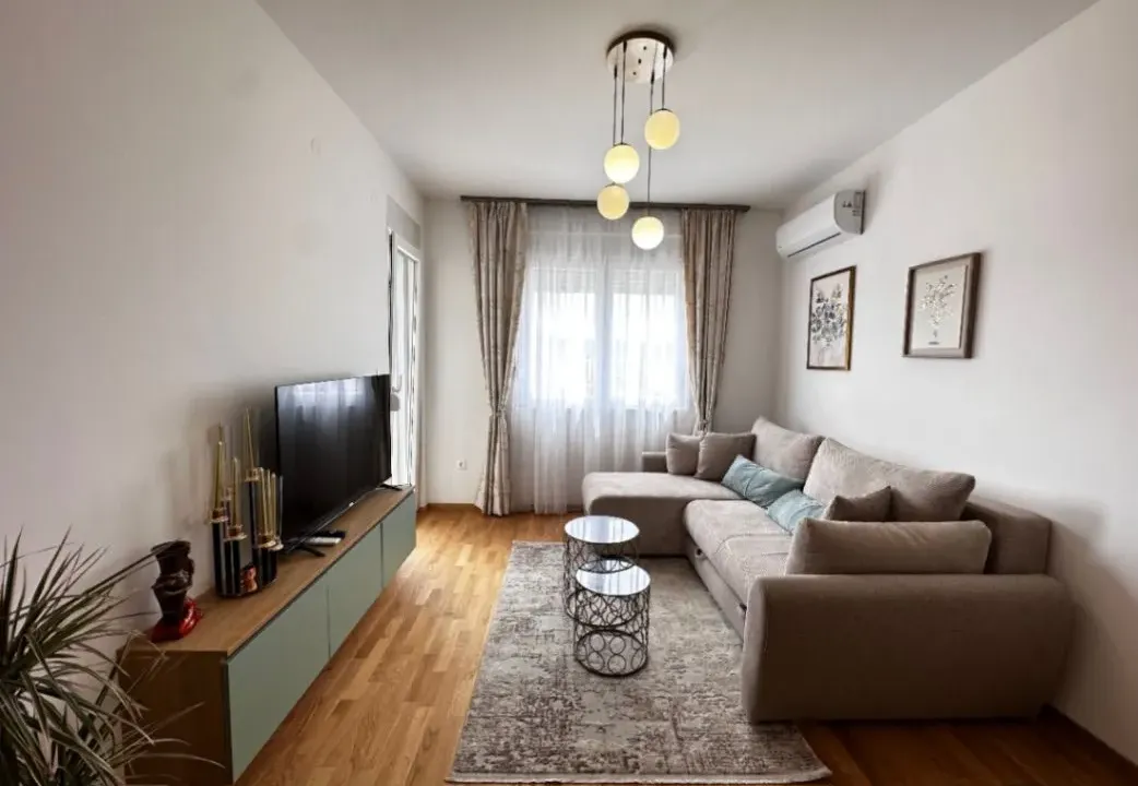 Izdavanje, jednosoban stan, 45m², Podgorica, Crna Gora