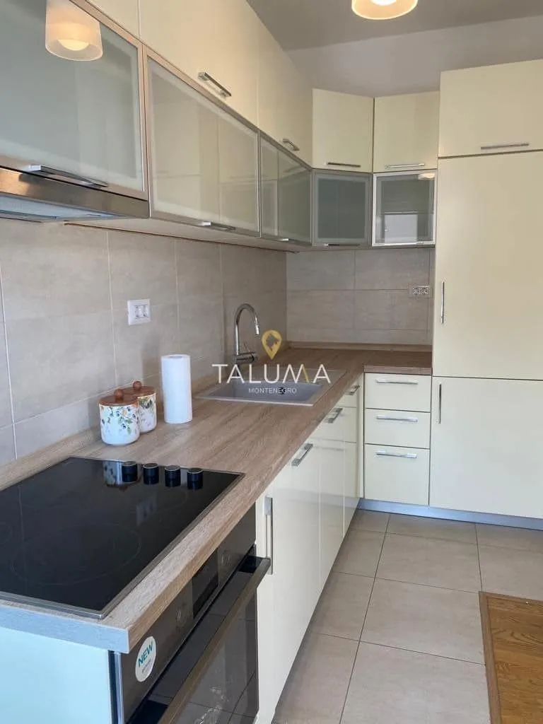 Izdavanje, jednosoban stan, 53m², City Kvart, Podgorica
