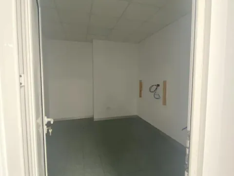 Rent, office space, 528m², Dom zdravlja, Niš - image 10