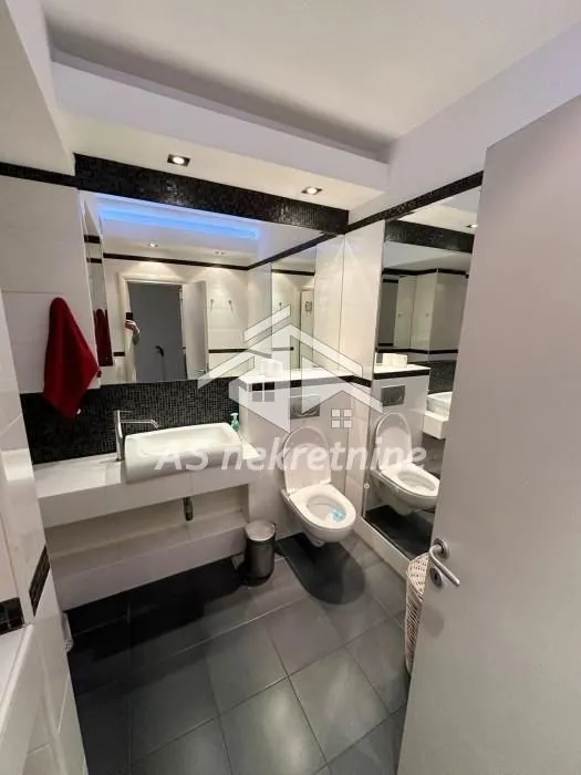 Izdavanje, stan, 60m², Novi Beograd Sve Podlokacije, Beograd