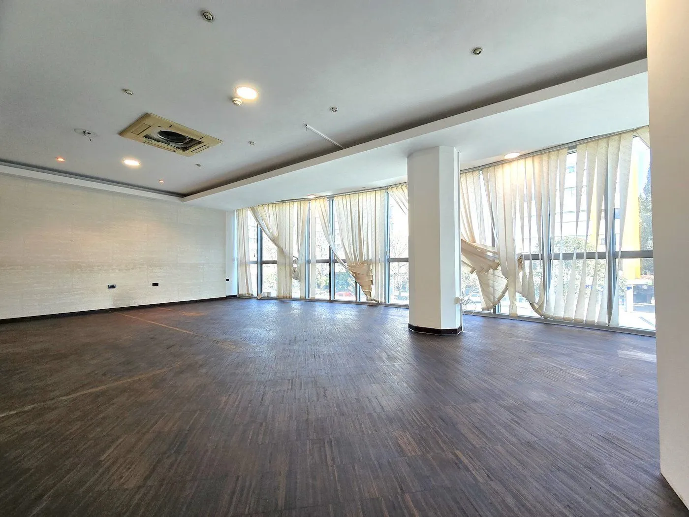 Rent, office space, 450m², Preko Morače, Podgorica