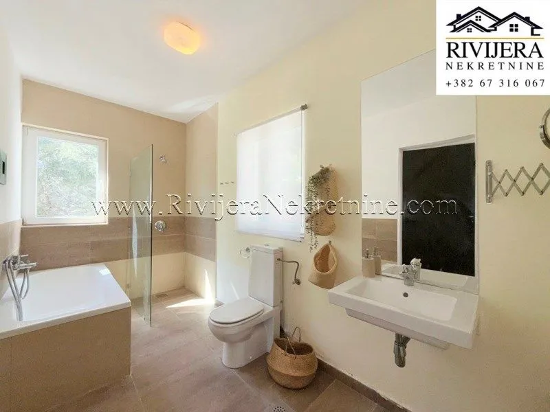 Prodaja, kuća, 212m², Đenovići, Herceg Novi