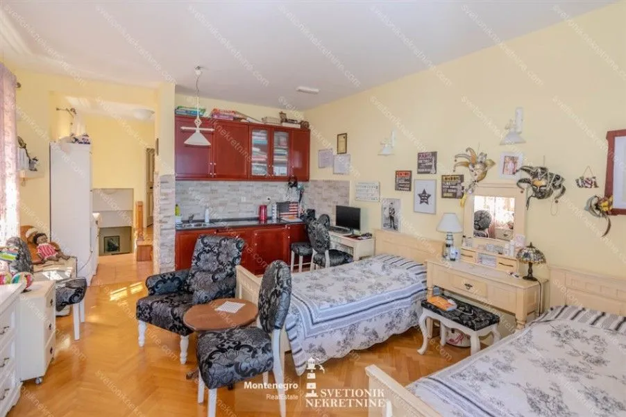 Prodaja, dvosoban stan, 182m², Savina, Herceg Novi