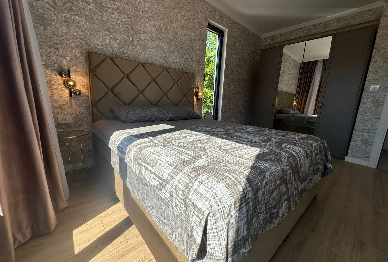 Izdavanje, kuća, 160m², Lastva Grbaljska, Kotor