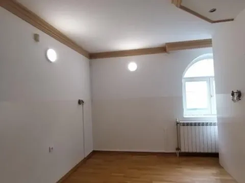 Izdavanje, poslovni prostor, 750m², Telep, Novi Sad Sve Podlokacije - image 12