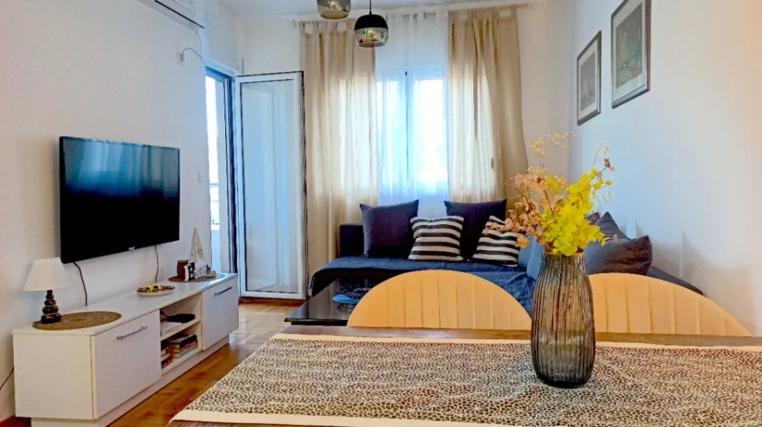 Daily-rent, one bedroom apartment, 40m², Golubovina, Budva