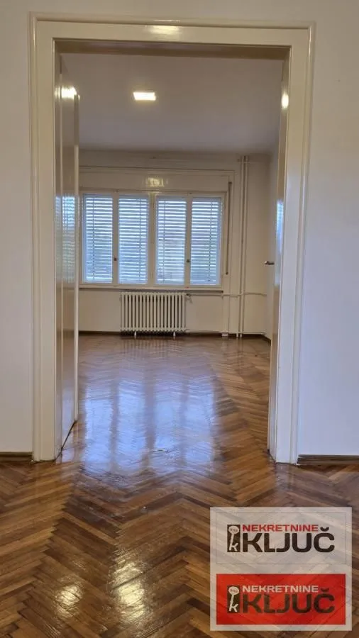 Izdavanje, trosoban stan, 99m², Kej, Novi Sad Sve Podlokacije