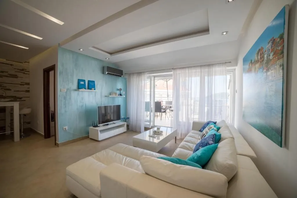 Rent, two bedroom apartment, 50m², Centar, Budva