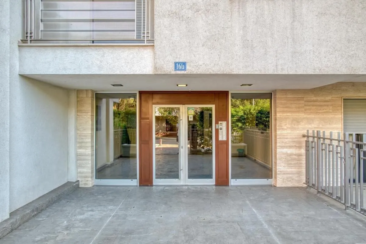 Prodaja, dvosoban stan, 90m², Podgorica, Crna Gora