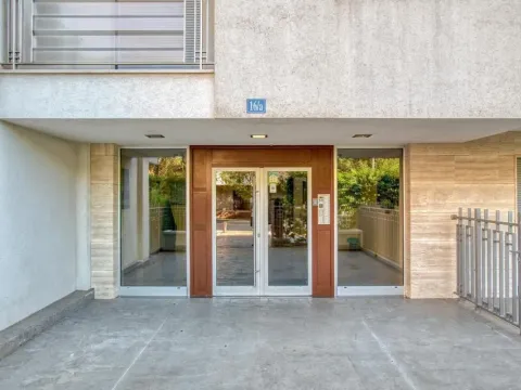 Prodaja, dvosoban stan, 90m², Podgorica, Crna Gora - image 29