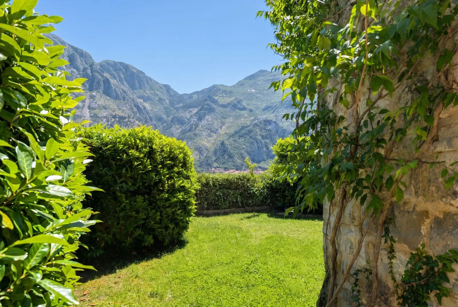 Prodaja, trosoban stan, 92m², Muo, Kotor