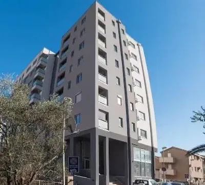 Izdavanje, jednosoban stan, 40m², Centar, Budva - image 5