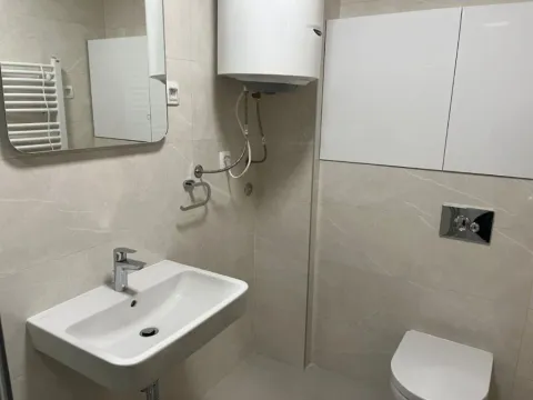 Izdavanje, jednosoban stan, 48m², New City, Podgorica - image 7