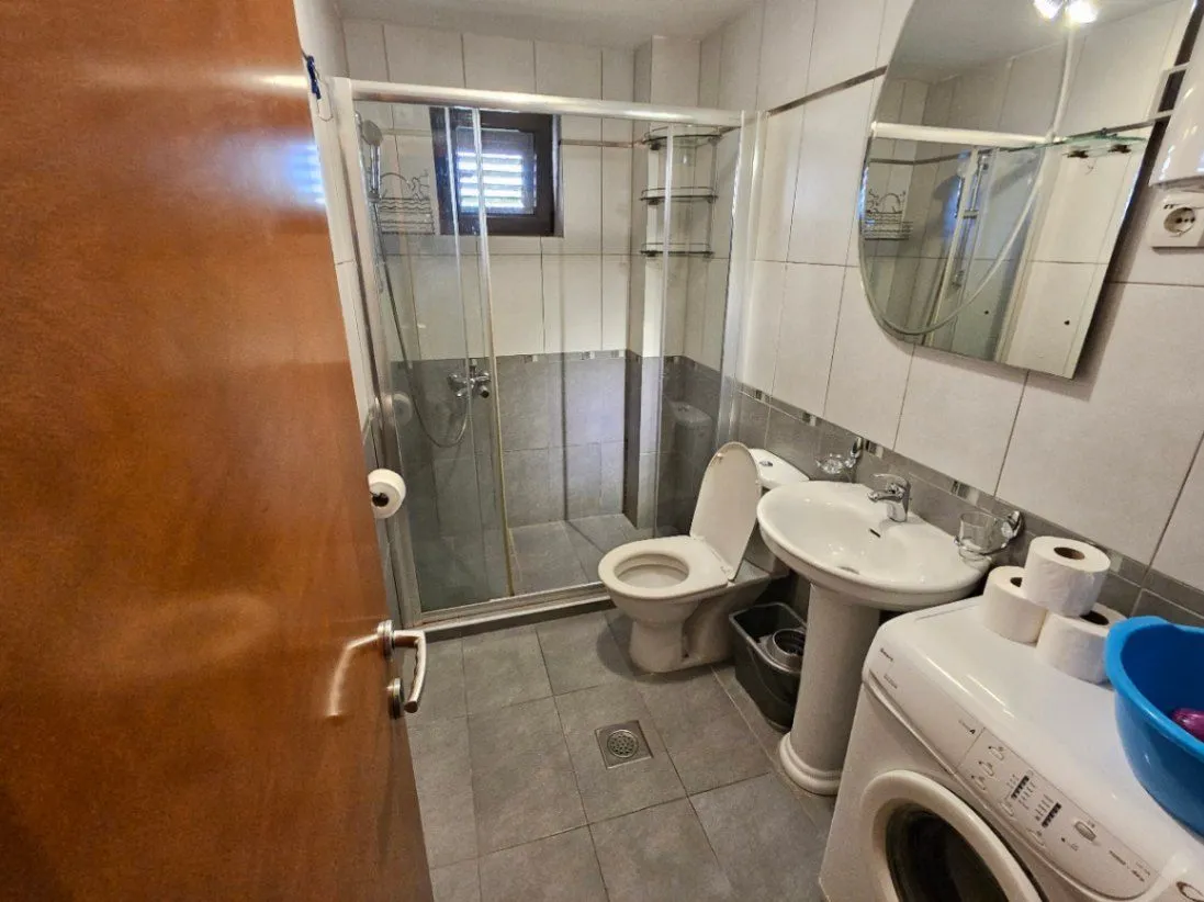 Izdavanje, jednosoban stan, 38m², Gospoština, Budva
