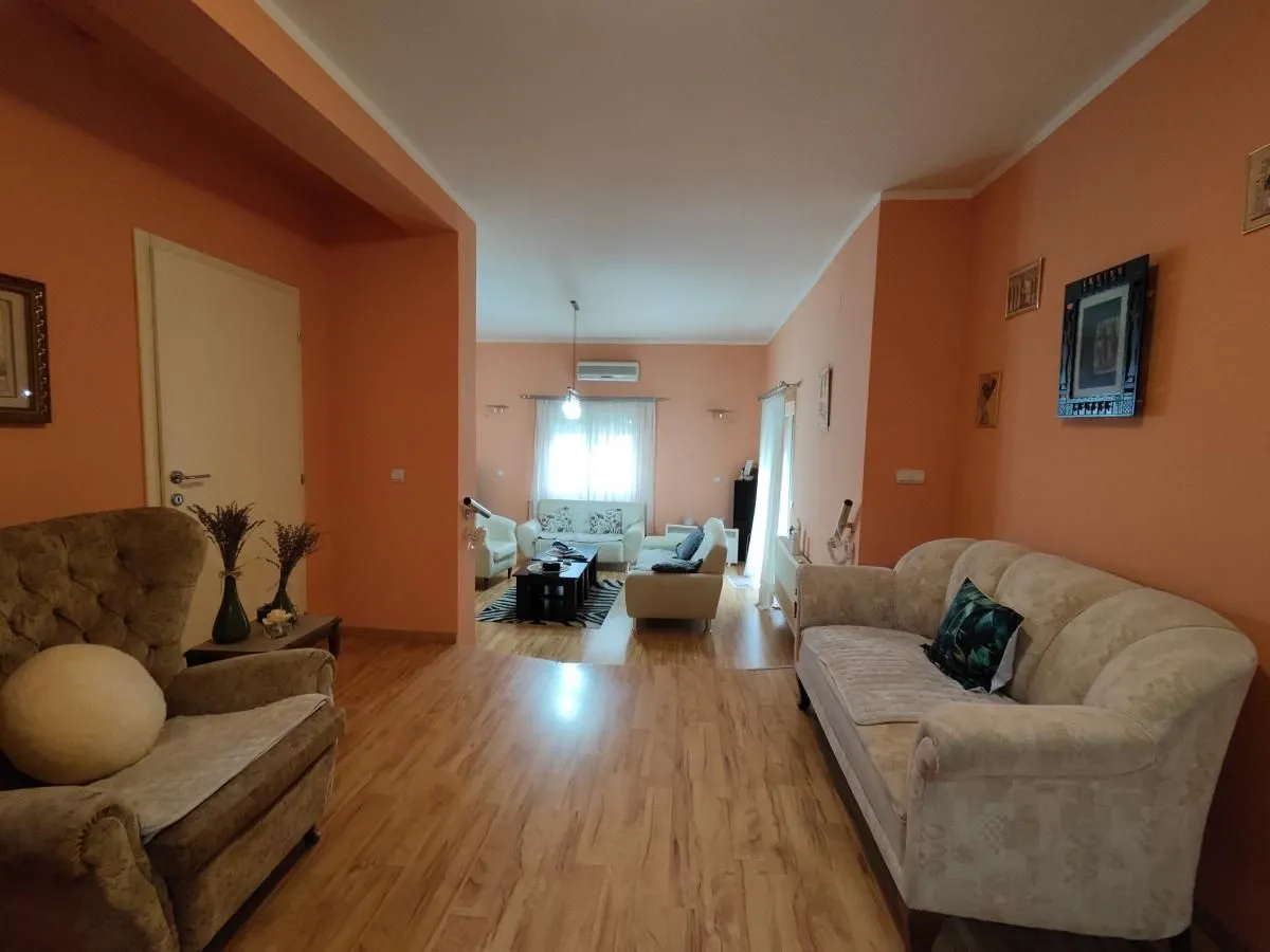 Prodaja, kuća, 336m², Tavrića obori, Jagodina