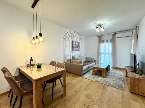 Izdavanje, jednosoban stan, 46m², City Kvart, Podgorica - image 1