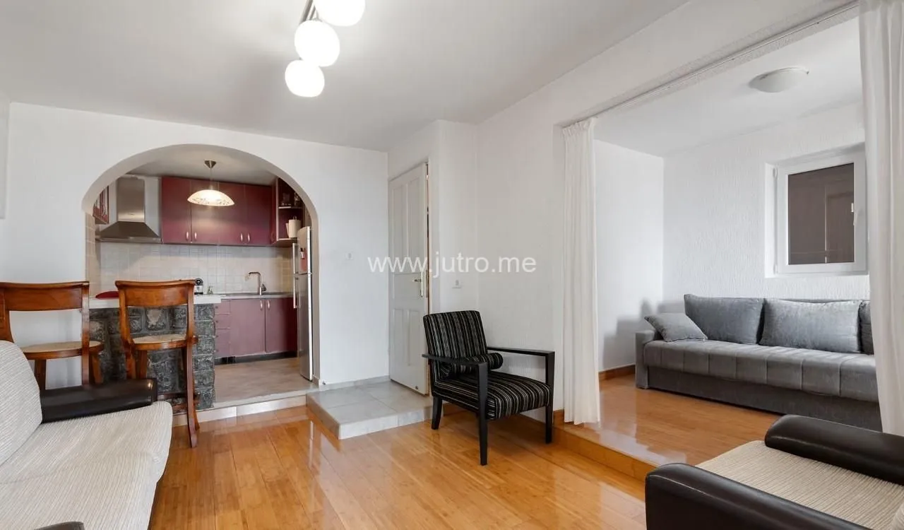 Prodaja, jednosoban stan, 62m², Donja Lastva, Tivat