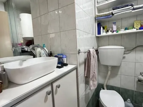 Prodaja, jednosoban stan, 54m², Centar, Podgorica - image 8