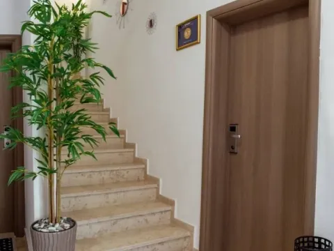 Rent, two bedroom apartment, 61m², Podkošljun, Budva - image 9