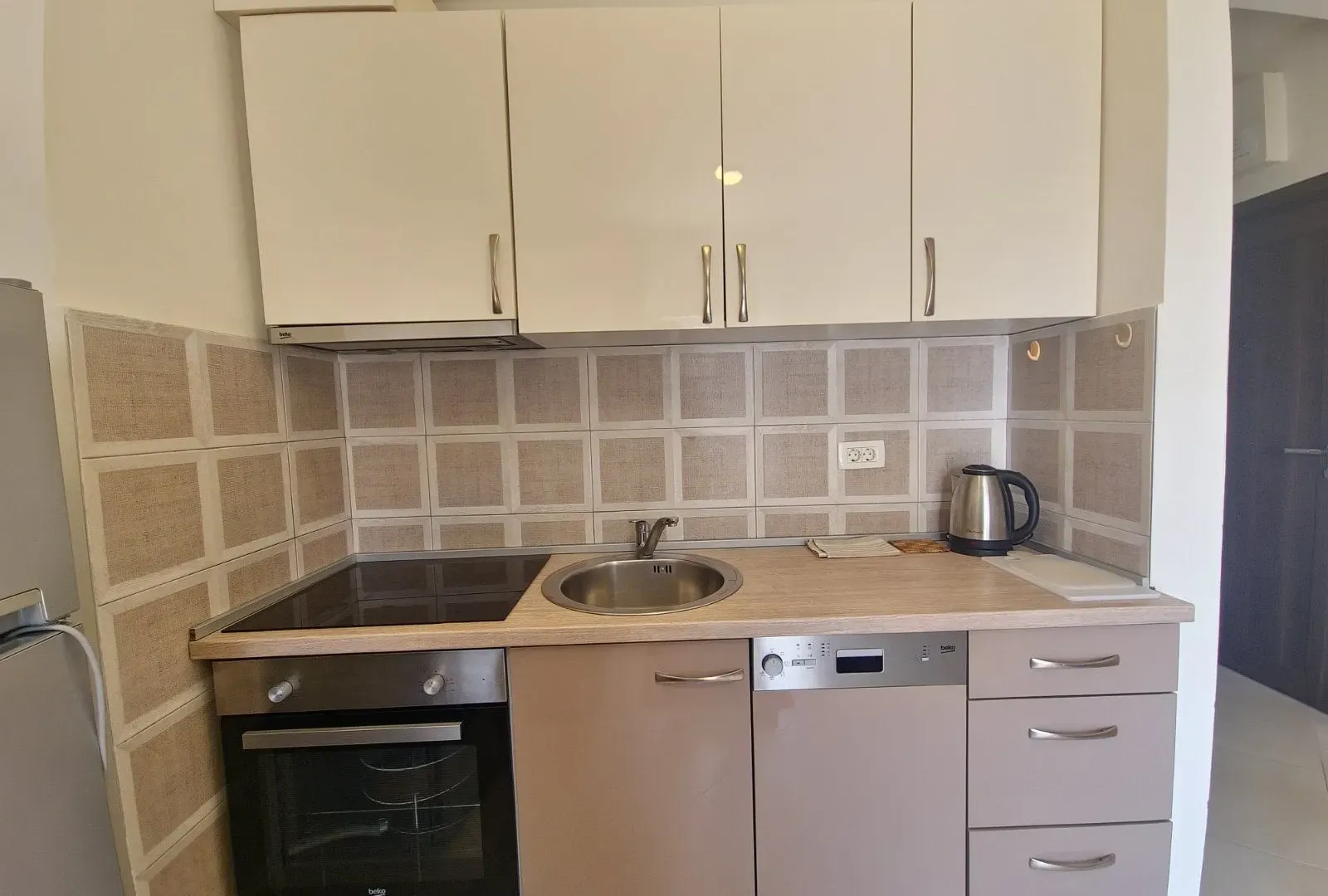 Rent, one bedroom apartment, 46m², Bečići, Budva
