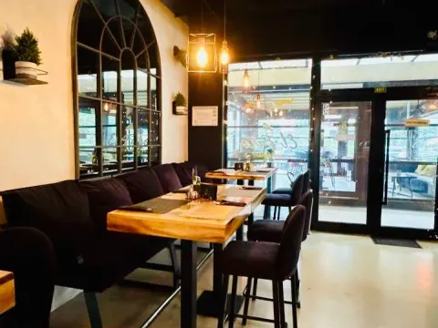 Izdavanje, poslovni prostor, 180m², City Kvart, Podgorica - image 4