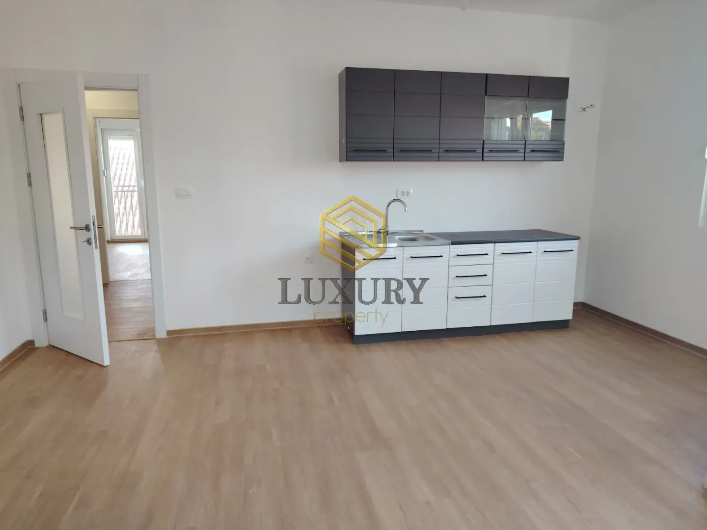 Izdavanje, dvosoban stan, 60m², Zabjelo, Podgorica