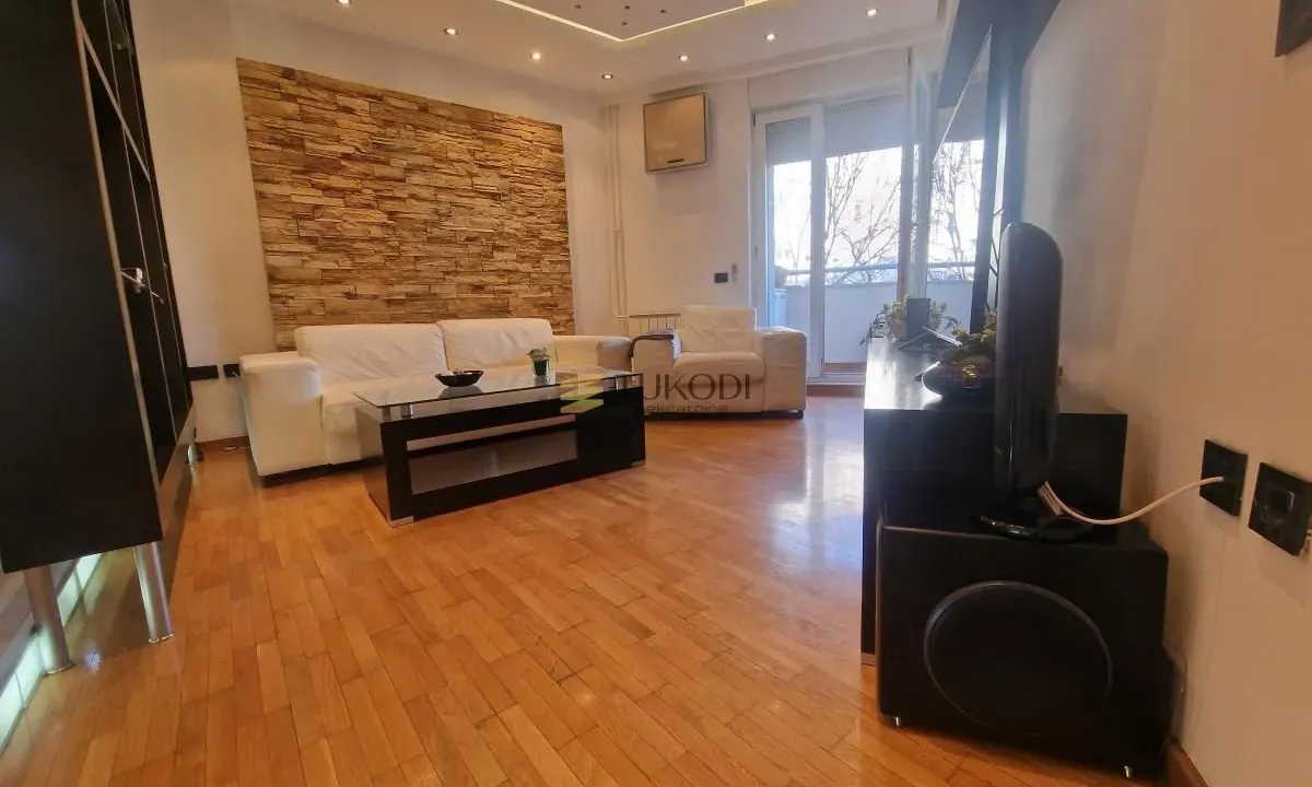 Izdavanje, dvosoban stan, 74m², Novi Beograd Blok 22, Novi Beograd Sve Podlokacije