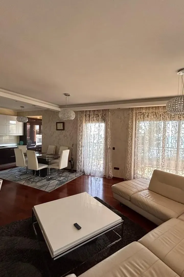 Prodaja, dvosoban stan, 120m², Komoševina, Budva