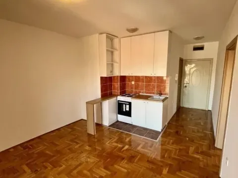 Izdavanje, jednosoban stan, 40m², Adamovićevo Naselje, Novi Sad Sve Podlokacije - image 4