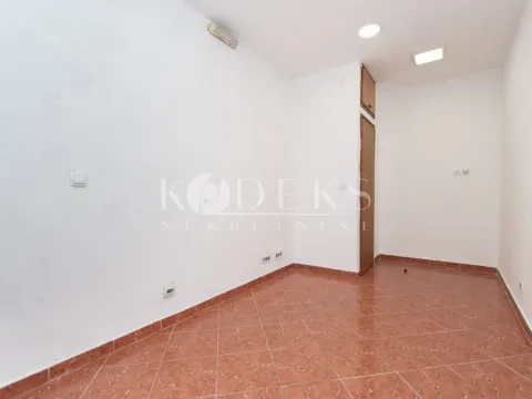 Rent, office space, 11m², Pobrežje, Podgorica - image 3