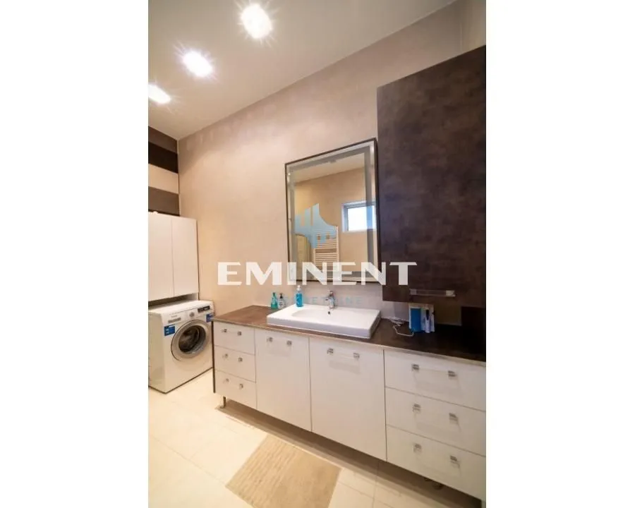 Sale, house, 304m², Zemun Centar, Zemun Sve Podlokacije