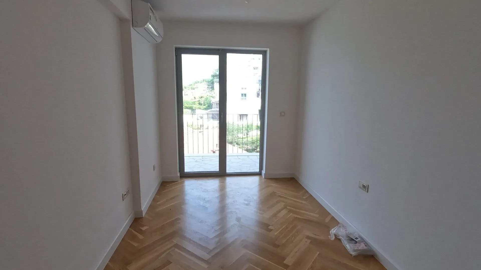 Sale, apartment, 78m², Dobrota, Kotor