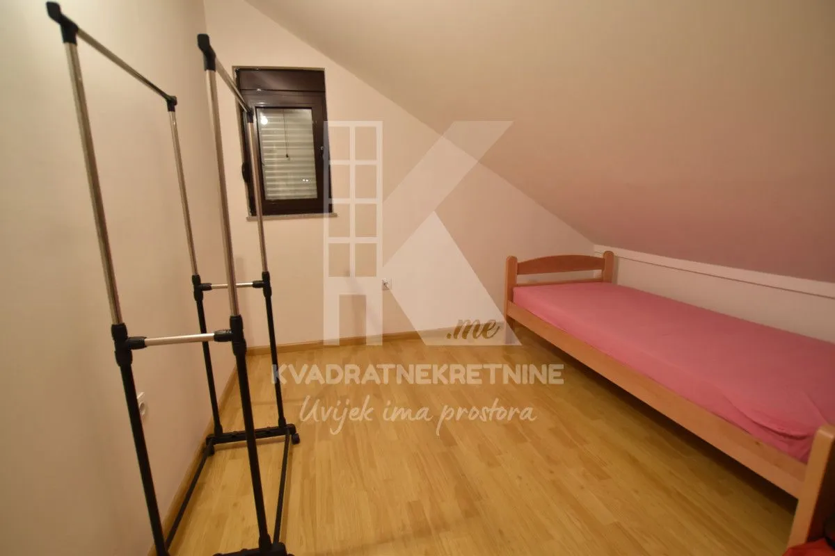 Sale, house, 250m², Zelenika, Podgorica