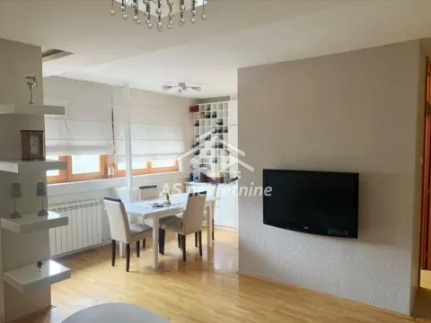 Izdavanje, četvorosoban stan, 100m², Novi Beograd Blok 37, Novi Beograd Sve Podlokacije - image 2