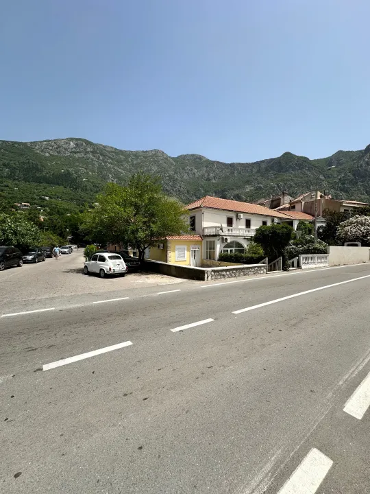 Rent, office space, 37m², Risan, Kotor