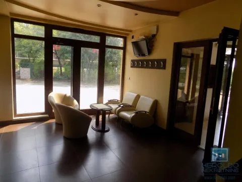 Sale, office space, 866m², Centar, Paraćin - image 9