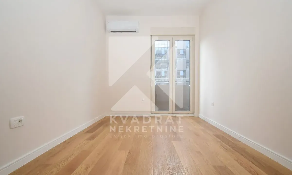 Izdavanje, dvosoban stan, 68m², Central Point, Podgorica