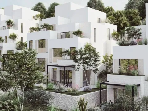 Kuća in Donja Lastva