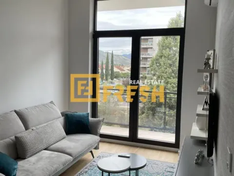Izdavanje, jednosoban stan, 40m², Blok 9, Podgorica