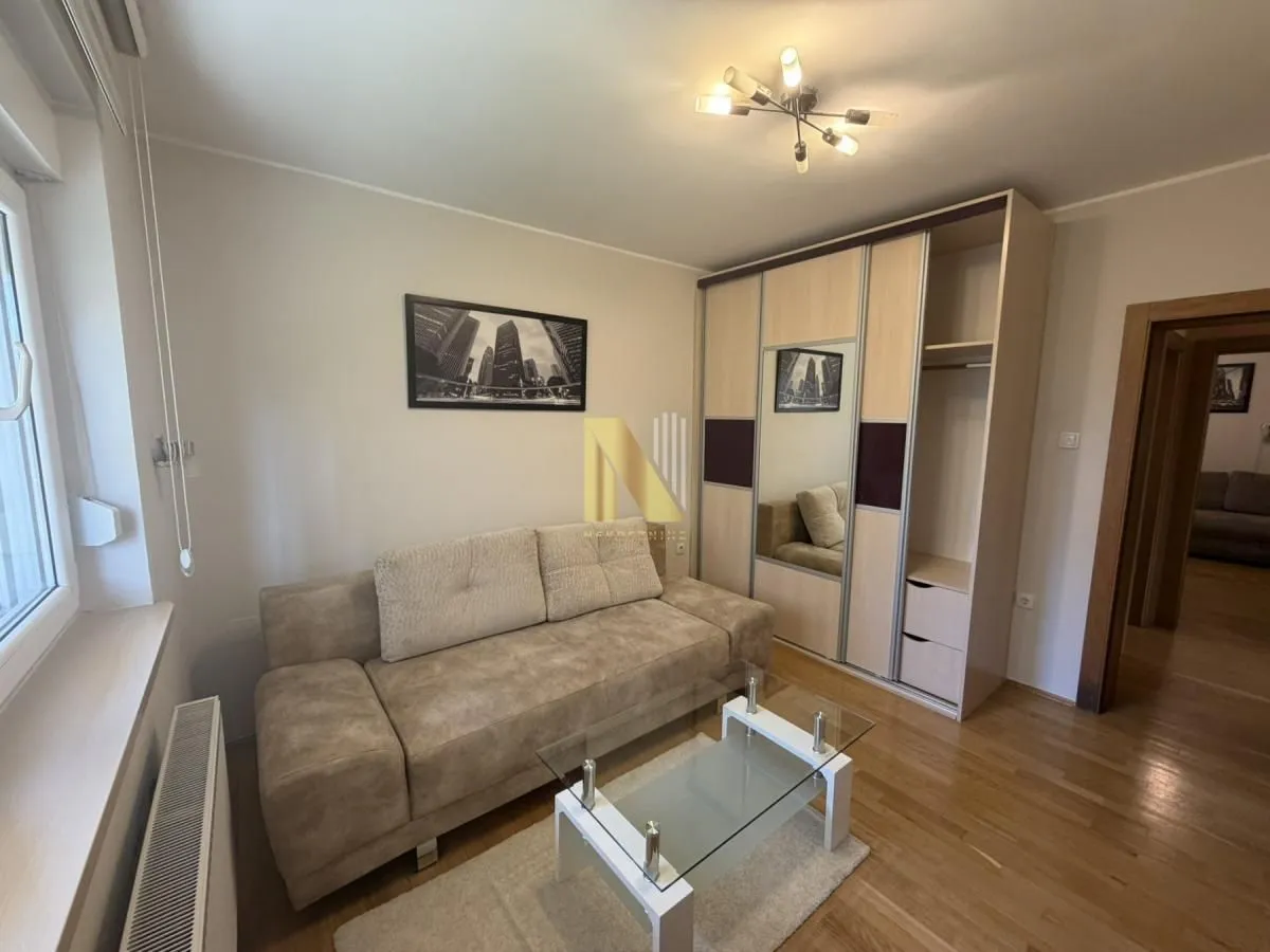 Izdavanje, četvorosoban stan, 86m², Veternička rampa, Novi Sad Sve Podlokacije