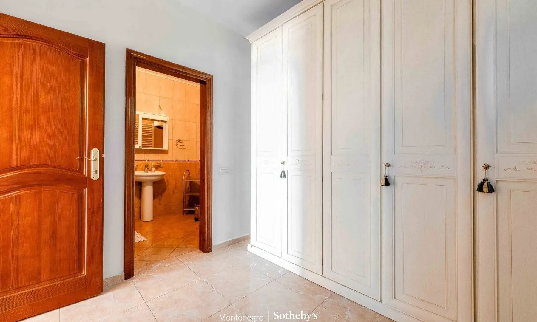 Sale, house, 416m², Utjeha, Bar