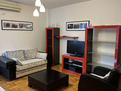 Izdavanje, dvosoban stan, 65m², Centar, Podgorica - image 2
