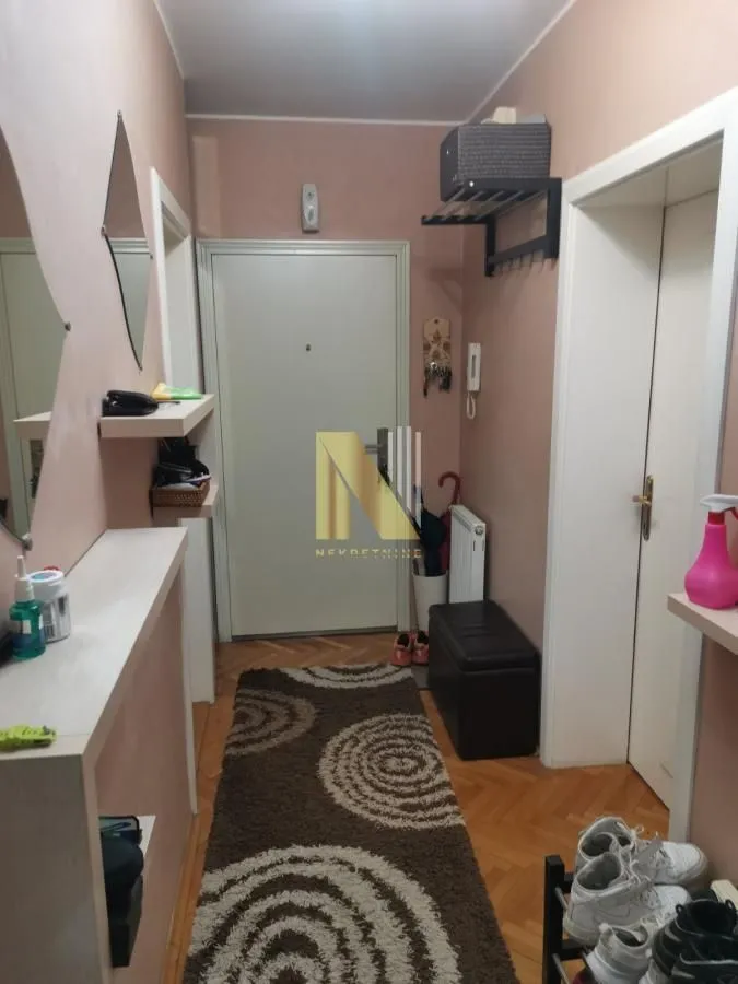 Izdavanje, dvosoban stan, 70m², Grbavica, Novi Sad Sve Podlokacije