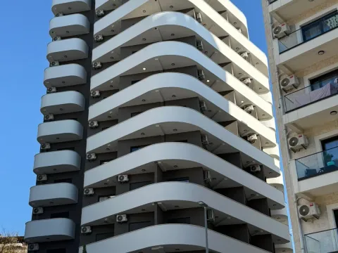 Rent, one bedroom apartment, 40m², Bečići, Budva - image 11