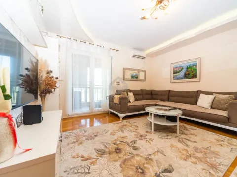 Sale, two bedroom apartment, 70m², Stari Aerodrom, Podgorica - image 1