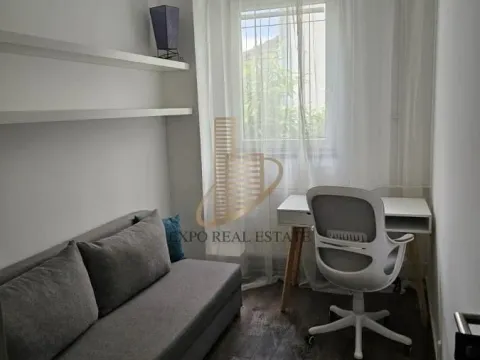 Izdavanje, trosoban stan, 60m², Centar, Novi Sad - image 12