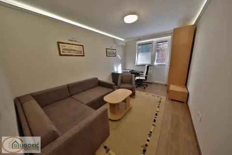 Rent, two bedroom apartment, 64m², Stari Grad, Beograd - image 3