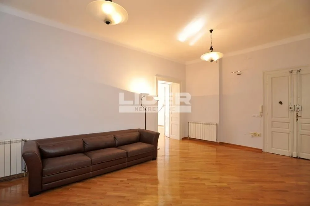 Rent, office space, 160m², Stari Grad, Beograd