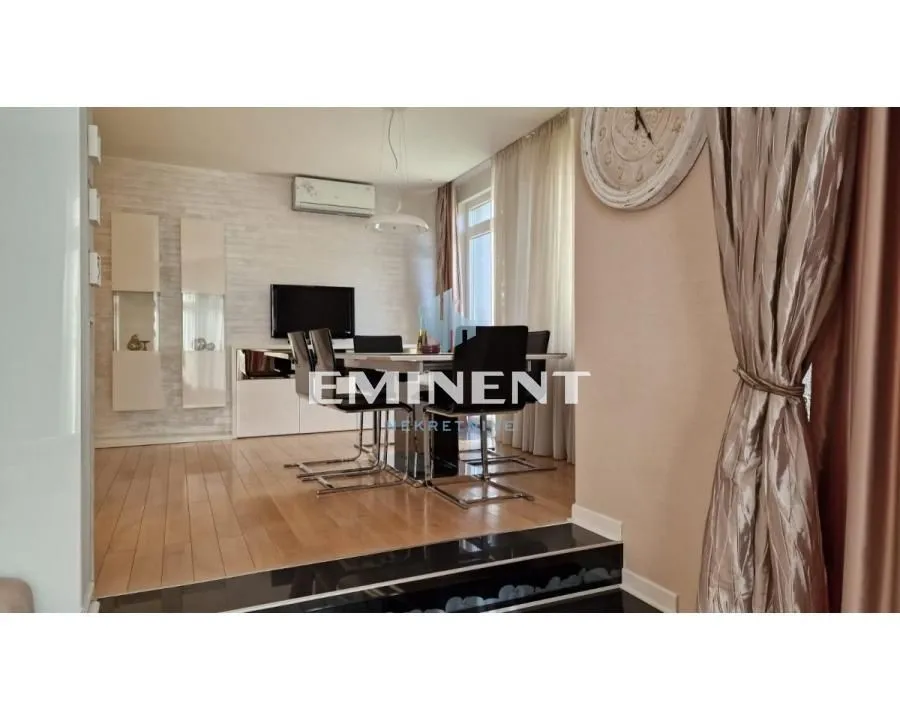 Sale, house, 345m², Surčin, Beograd