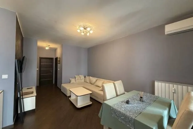 Izdavanje, dvosoban stan, 65m², Lekino Brdo, Voždovac Sve Podlokacije